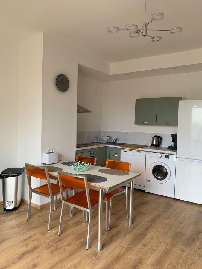 T2 La Singuliere Lägenhet Sète Exteriör bild